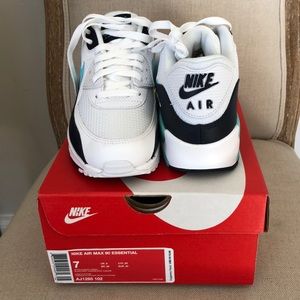 Nike Air Max 90 Essential sneaker